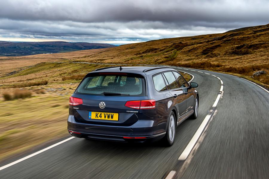  Volkswagen Passat Estate BlueMotion 2015 года  (UK) (фото 9 из 30)